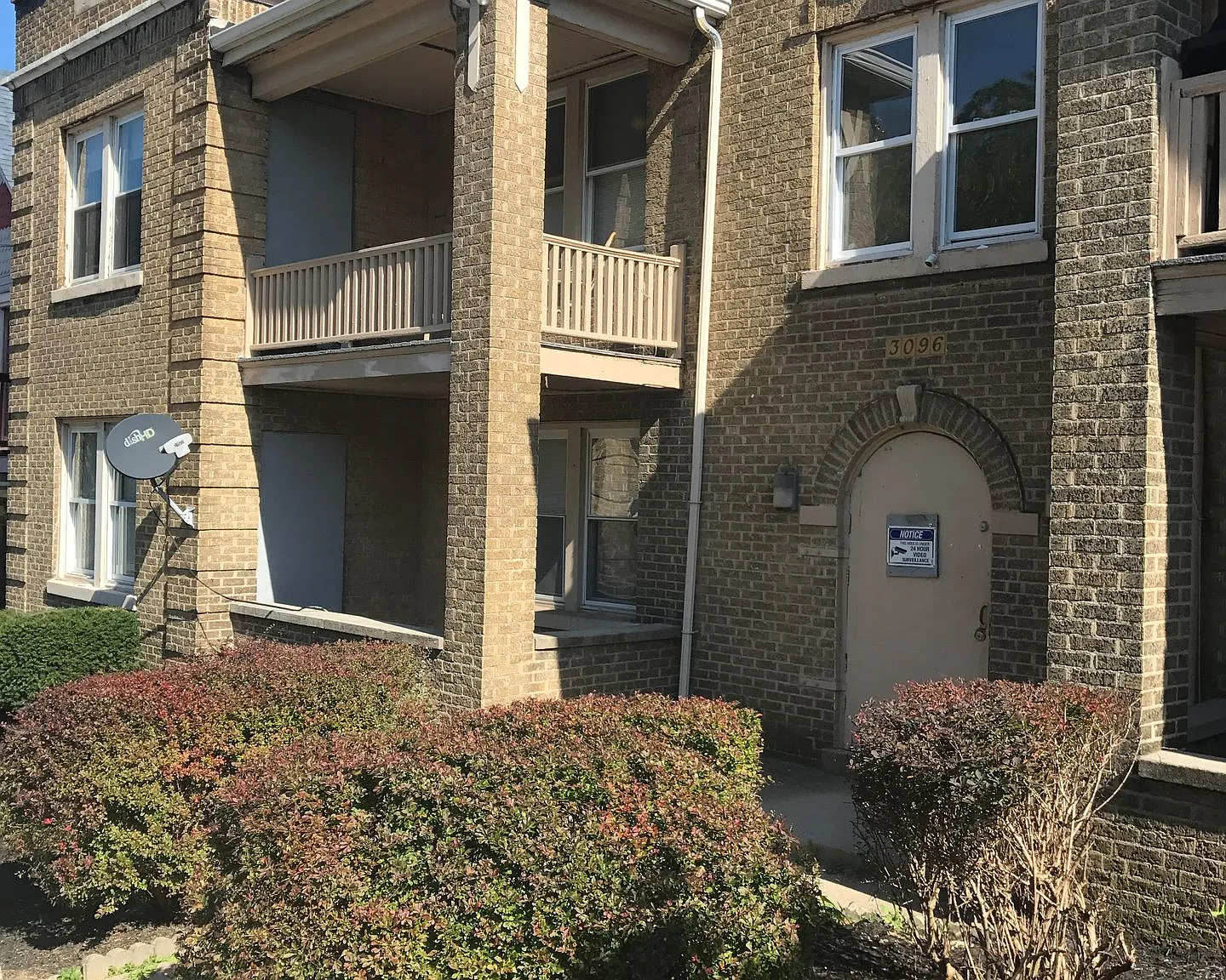 One-Bedroom Unit Available in Walnut Hills - Heat and Water Included — Photo 1