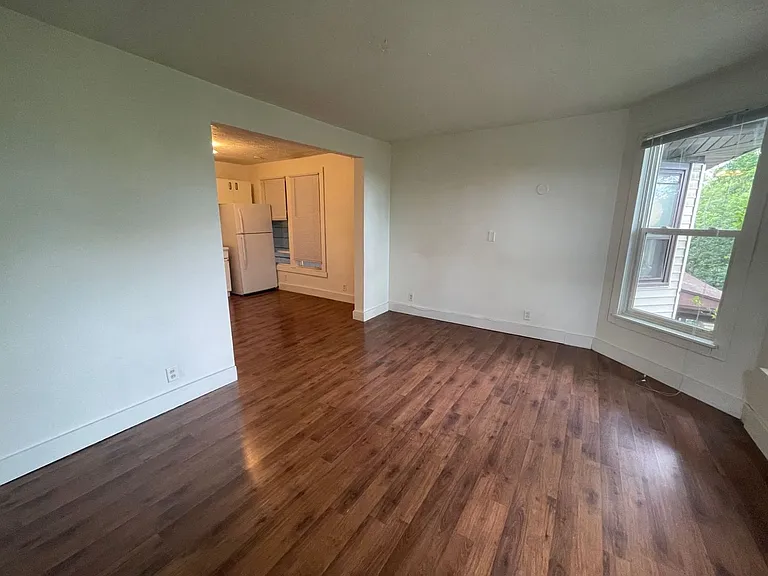 1901 E Superior St — Photo 3