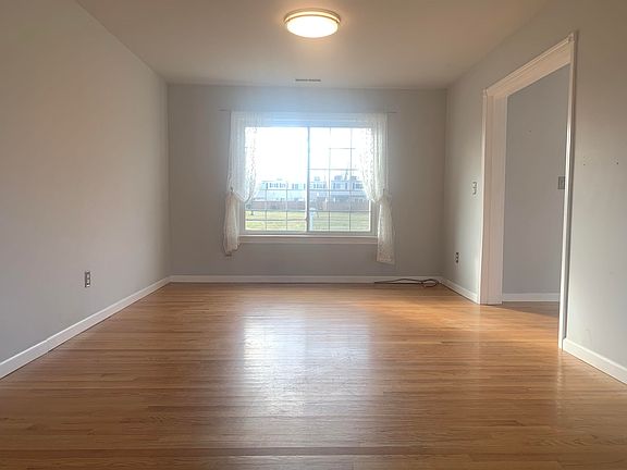 4th image of 110 Astor Blvd