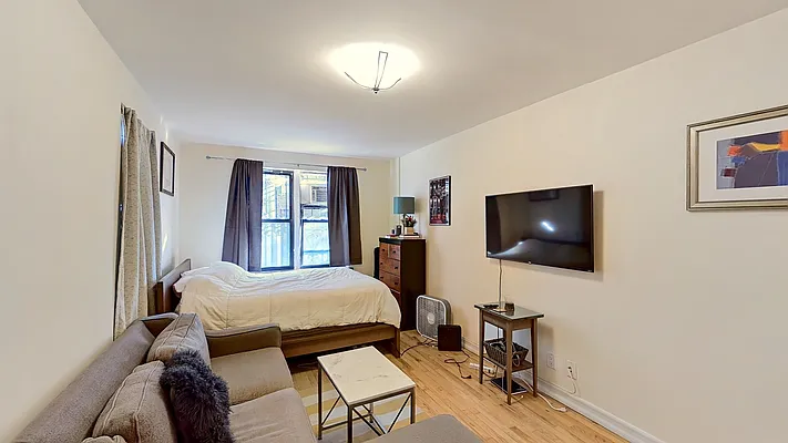 Rented by Emor Management Inc. | media 10