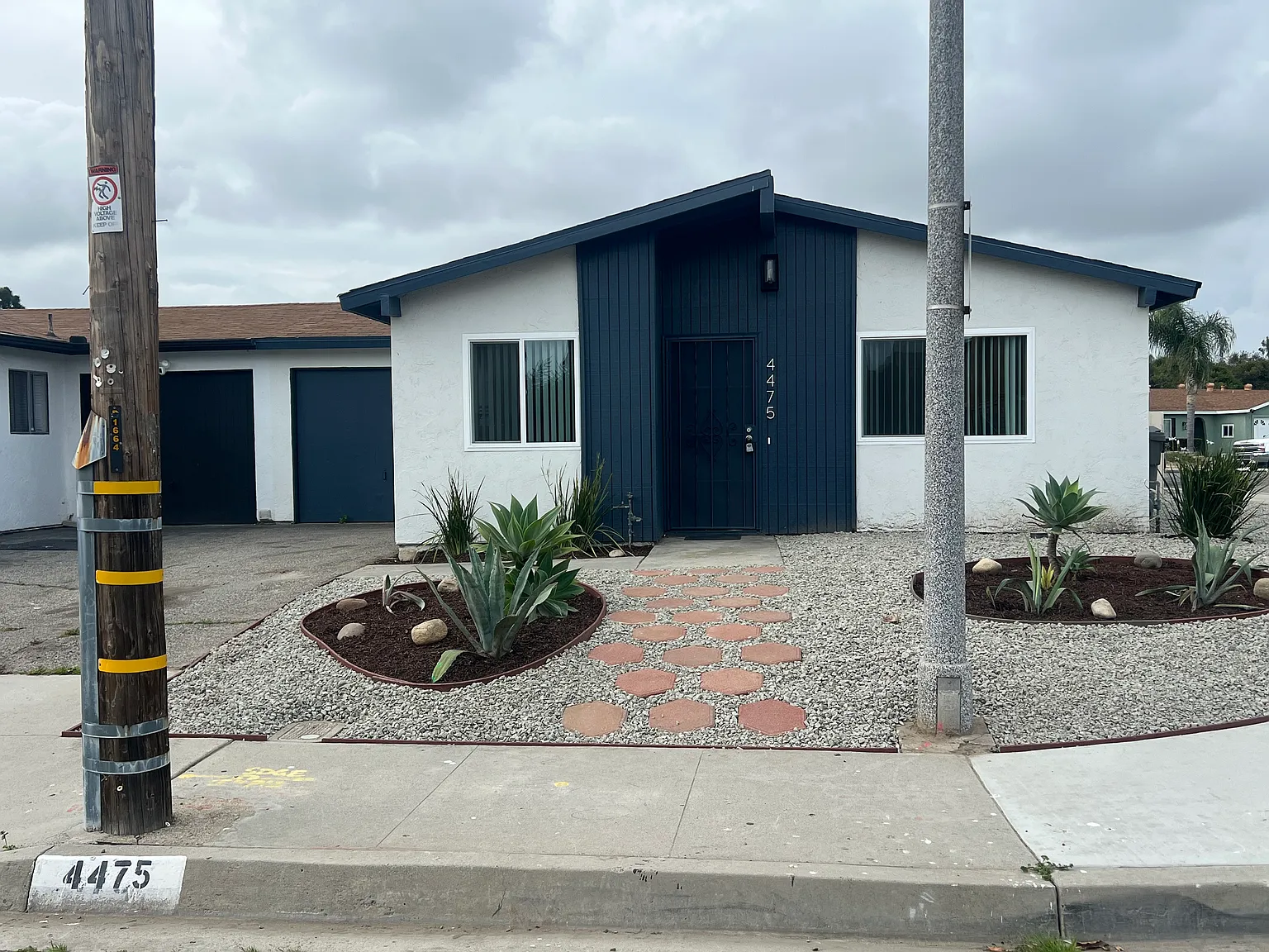2 bed, 827 sqft, $2,980 — Photo 2