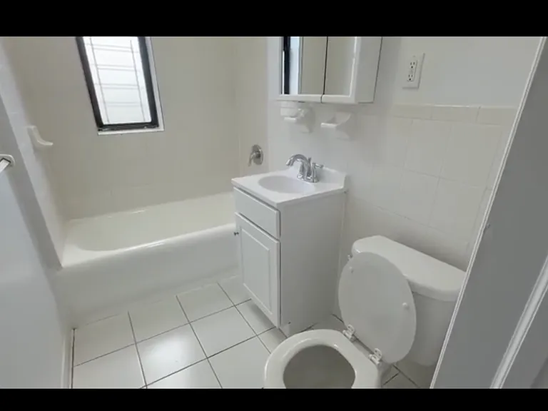 1575 Grand Concourse #A36 — Photo 8