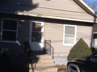 955 Ridgeway Ave, Aurora, IL 60506