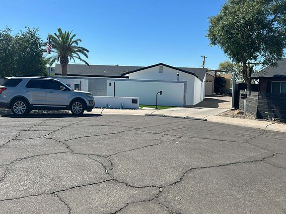 4th image of 7726 E Portland St