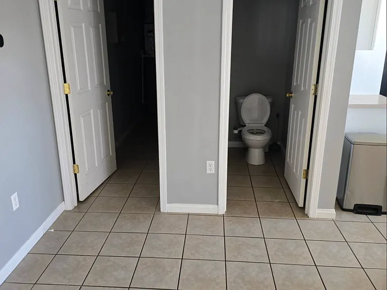 233 Luke Ct — Photo 4