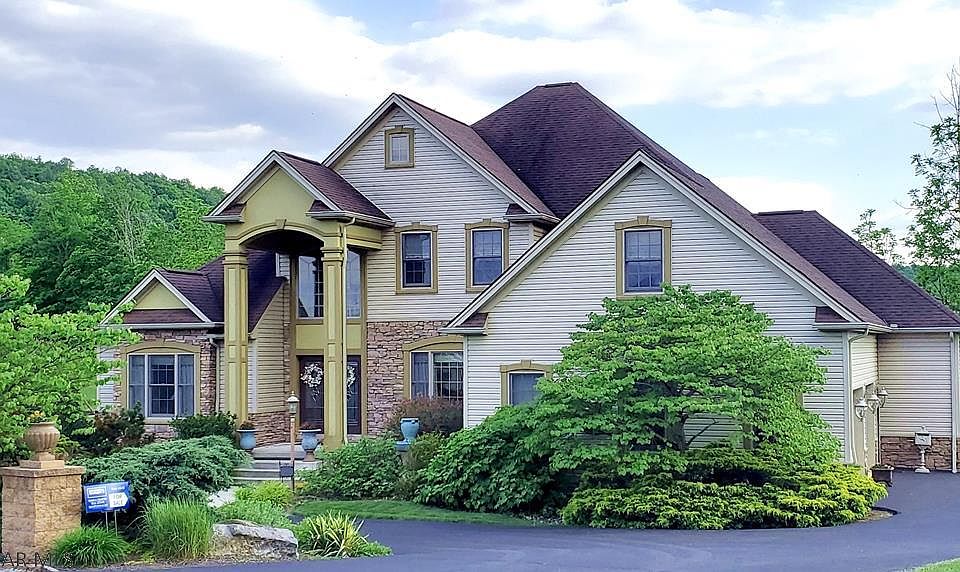 1st image of 102 Woodview Dr