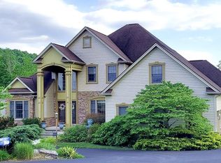 102 Woodview Dr, Hollidaysburg, PA 16648