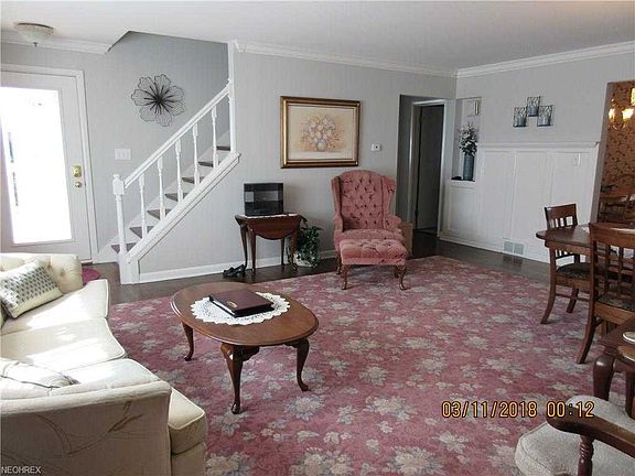 3rd image of 204 Longview Dr