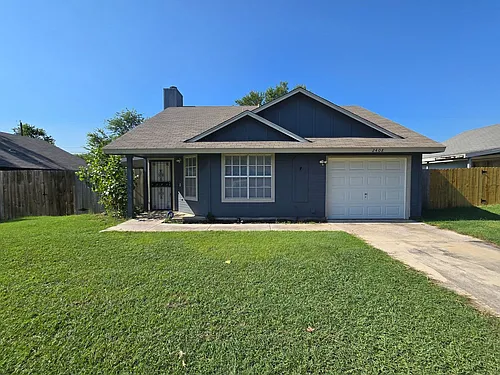 2408 Windmill Dr Photo 1