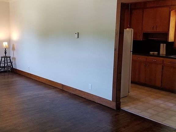 4th image of 217 S Marvin St