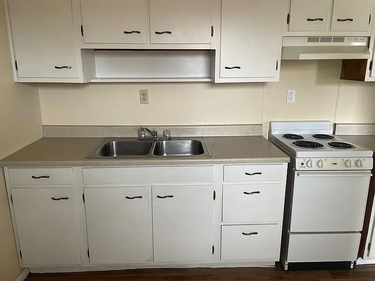 355 North Dr — Photo 3