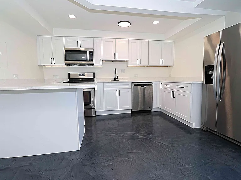6337 Roosevelt Rd #408 — Photo 9