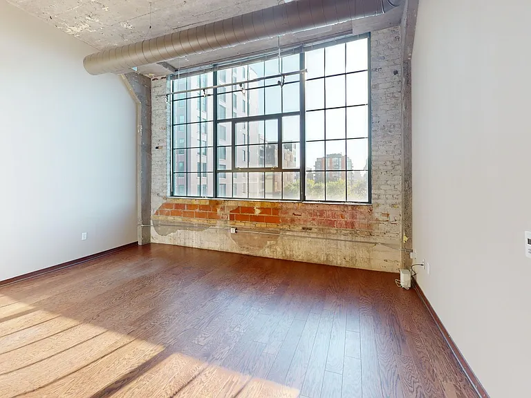 ElseWarehouse in the North Loop — Photo 49