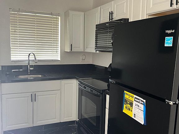 2nd image of 405 NE 139th St #401