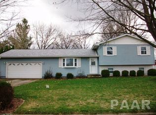 230 Harvester Rd, Canton, IL 61520