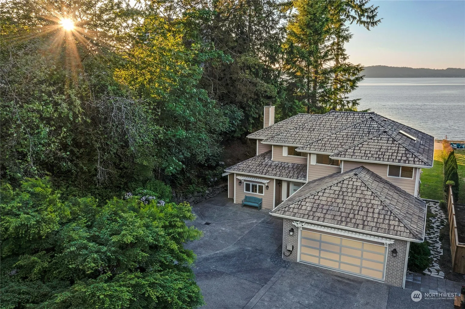 5446 Hyada Boulevard NE photo 1