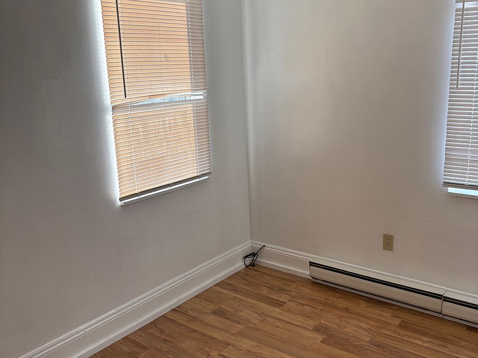 2nd image of 704 Scott Ave
