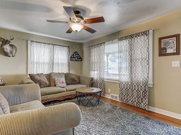 3rd image of 1729 W Jerome Ave #1