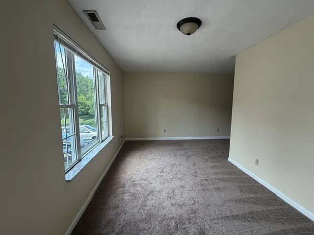 Sleepy Hollow Townhomes — Photo 21