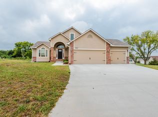 5413 Halverson Ct, Manhattan, KS 66503
