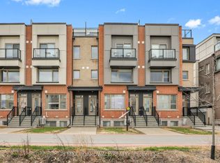 810 Mikinak Rd, Ottawa, ON K1K 5A5