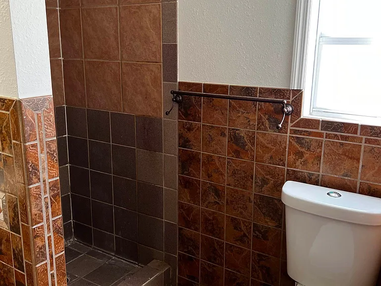 6631 Old Orchard Ave — Photo 10
