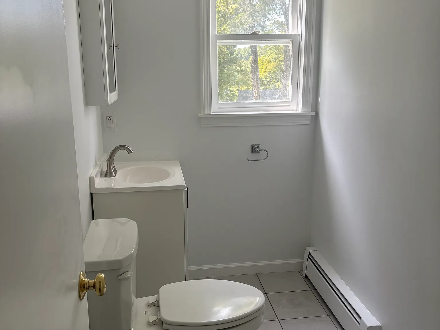 2 bed, 1.5 bath, 1100 sqft, $2,100 — Photo 2