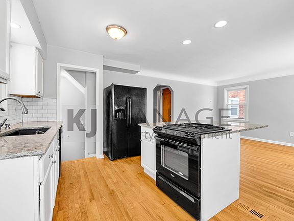 3rd image of 17657 Wakenden St