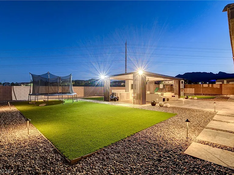 8477 Wolf Mountain Ct — Photo 13