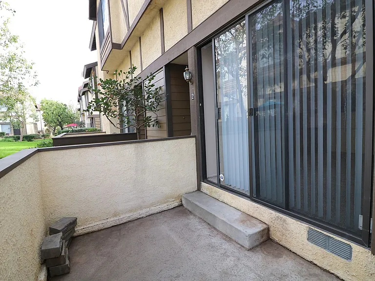 21233 Lassen St #2 — Photo 29
