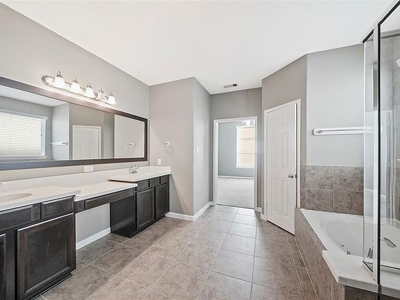 4th image of 7414 Lynnbrook Falls Ln