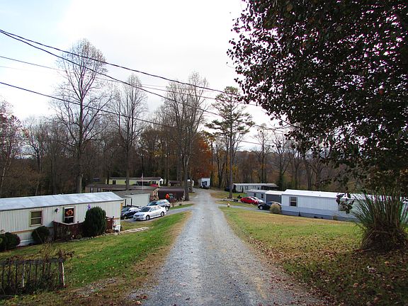 4th image of 133 Milligan Ave