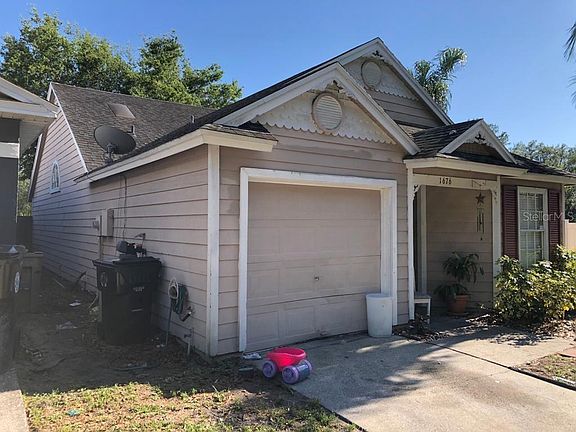 3rd image of 1676 Chatham Cir