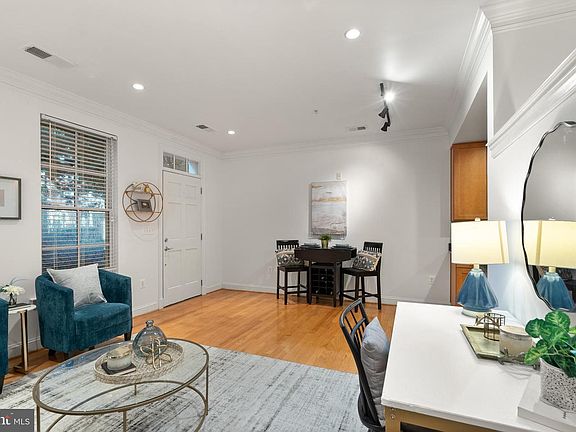 5th image of 1023 N Royal St Unit 109