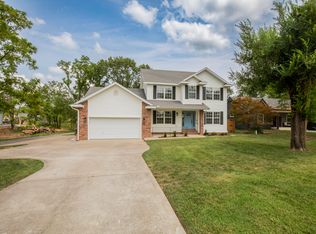 522 Tiger Blvd, Bentonville, AR 72712