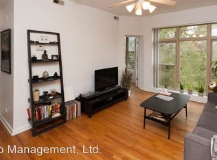 900 W Gunnison St #302, Chicago, IL 60640