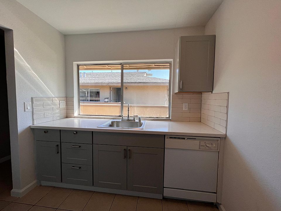 2nd image of 627 Acacia Way #23