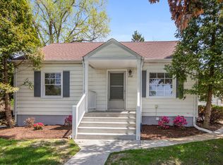 1910 N Raynor Ave, Crest Hill, IL 60403