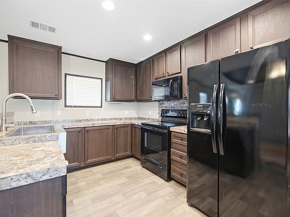 4th image of 529 7th St