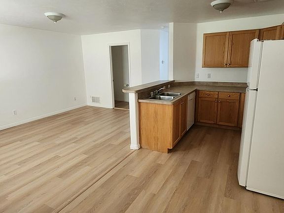 4th image of 2-3578 E Deloy Dr #2