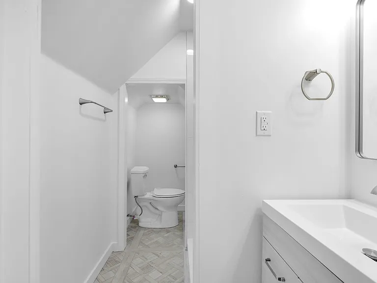 Second full bath upstairs