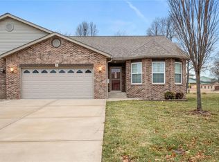 51 Brooks Dr, Bethalto, IL 62010