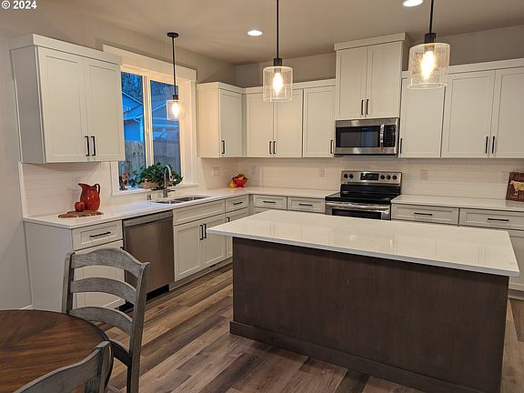 5th image of 300 Shoreview Dr