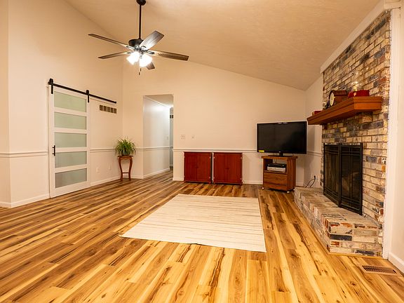 5th image of 301 Tincher Dr