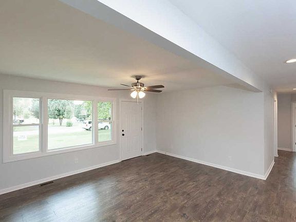 5th image of 119 Stanfill Dr