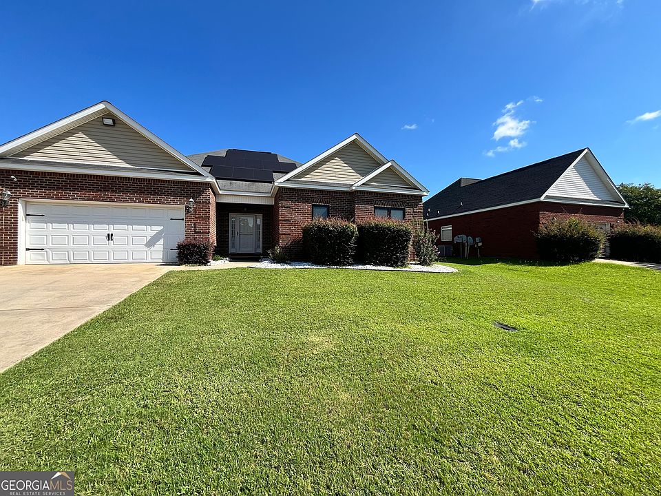 1st image of 416 Hunts Landing Dr
