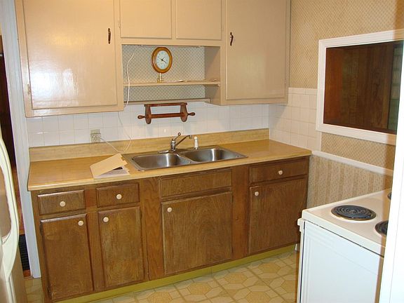4th image of 419 Park View Ave