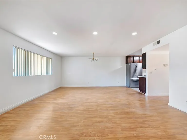 1614 E Chevy Chase Dr #2 — Photo 5