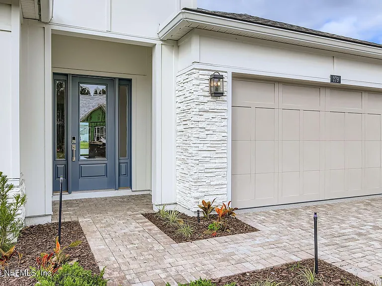 279 Bismarck Palm Rd — Photo 4
