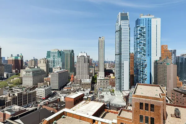 Sold by Compass | media 22